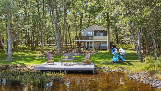 Lake Daze by Avantstay Lakefront w/ Modern Interior, Enclosed Porch & Hot Tub - Foto 2, Innenbereich