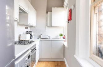 Sunny Corner Apartment in Center of London - Photo 5