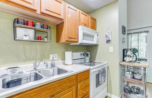 Cabin with Deck and Screened-In Porch in New Market! - Foto 12