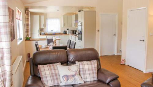 Fabulous detached lodge with hot tub two nights minimum stay - Foto 3