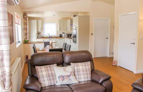 Fabulous detached lodge with hot tub two nights minimum stay - Foto 3