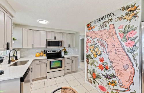 Right at Home Stays - Modern 2BR 2BA with Yard & Fireplace - Foto 13