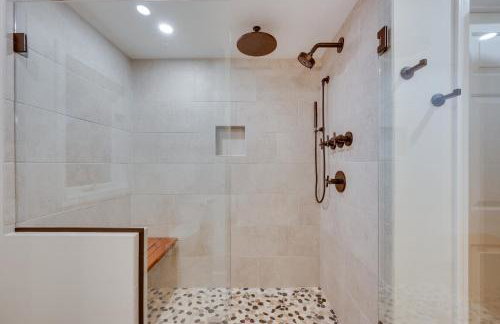 Ski-in Condo with Hot Tub on Burke Mtn Slopes! - Foto 23