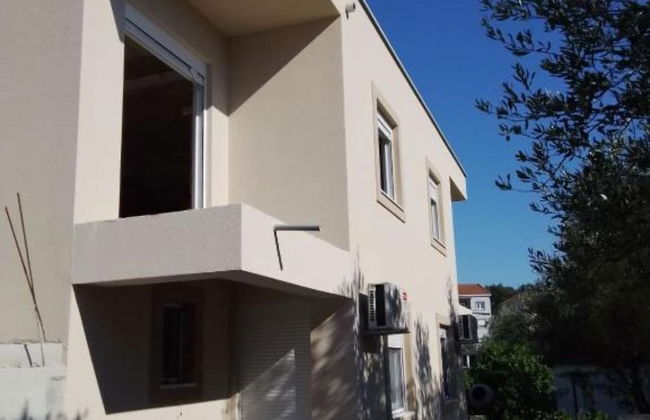 Adriatic Haven Cozy Tivat Apartment With a Terrace - Photo 1