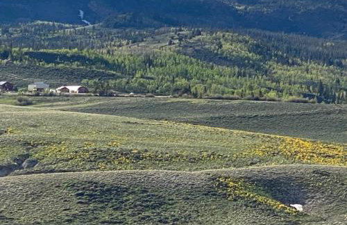 Whistle Pig Retreat at 22 West Cabins and Recreation - Foto 26