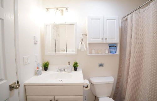 Cozy 2B1B 1 King 1 Queen• Remodeled• Wifi• Parking - Foto 22