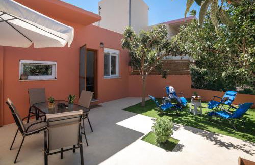 Casa EleMar Villa with Private Yard - Photo 1