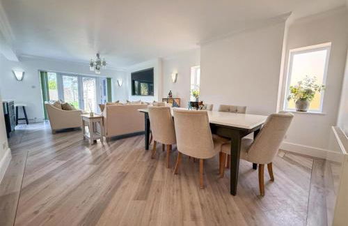 Oceanfront 4BR Beach Retreat - Foto 17