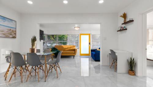 Yellow Door Oasis airport, cruise port and beach close-by - Foto 2