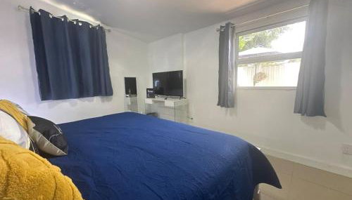 Relaxing Studio Getaway w BBQ, Patio and Parking - Foto 5