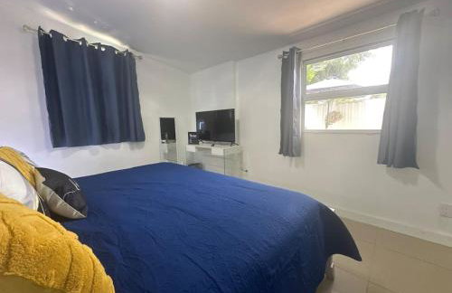 Relaxing Studio Getaway w BBQ, Patio and Parking - Foto 5