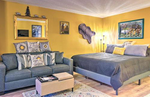 1 Mi to Lake Lure! Couples Retreat with Resort Perks - Foto 13