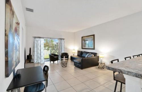 Huge Screened Patio That Overlooks Lake Buck, Near Famous Attractions!! - Foto 4