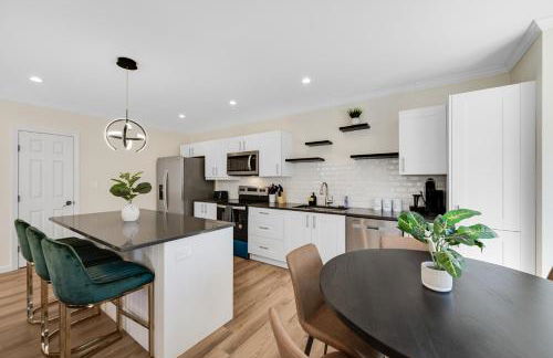 Spacious House in Prime Location - Photo 31