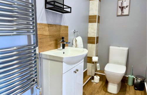 Pool Table 1-Bedroom House, near City Centre and Public Transport, Dog Friendly, Sleeps 5, Free Parking - Foto 39