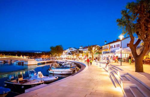 CENTAR NJIVICE - Foto 34