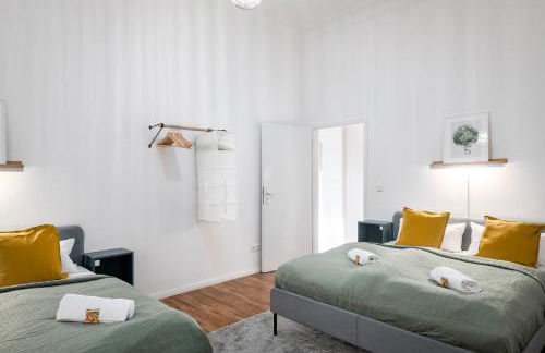 Sonnig & Helle Wohnung Alexanderplatz in 15min zu erreichen, Herthastraße sehr schön und groß für Gruppen geeignet - Photo 10