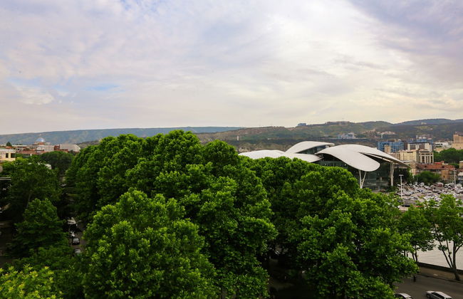 Hosthub 2 Bedroom near Dry Bridge SmartTV - Photo 14