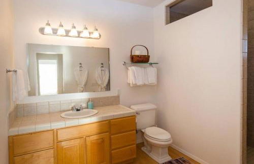 Exquisite Oceanview! by OceanviewHotTubs Oceanfront! Shelter Cove, CA Tesla EV station - Foto 42