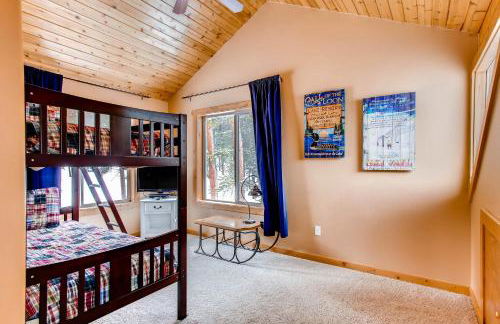 Serene Mountain Cabin Nestled Amongst the Pines - Alpenhaus - Foto 25