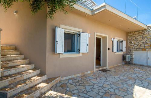 Villa Ozias a modern,spacious, swimmig pool villa. - Foto 25