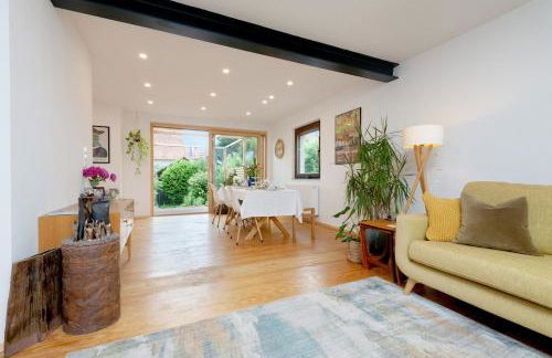 Detached house in Fellbach near Stuttgart - Foto 1