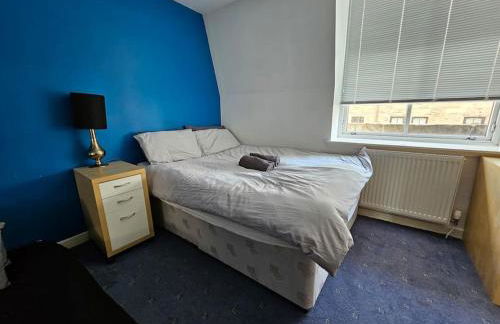 2 Bedroom Modern stylish Apt in Glasgow City Centre - Photo 10