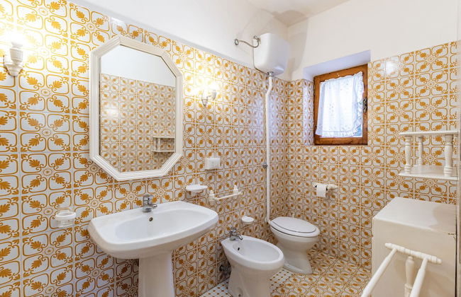 Bright Home With Wonderful Sea View - Photo 12