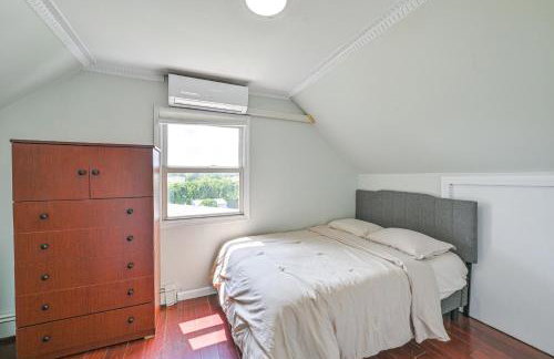 Long Island Duplex By Airport and Train - Foto 18