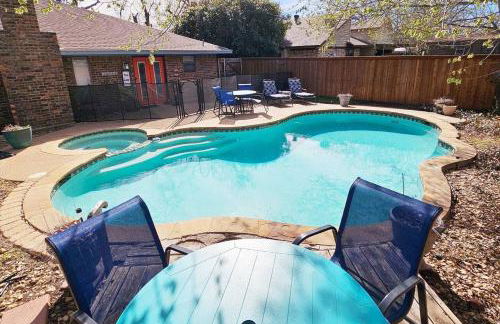 Pool Theater Convenient Location 4bedroom2 bath - Foto 1
