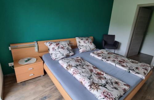 Ferienwohnung Wiesengrund, Ruhig im Ortsteil von Roth, nähe Rothsee, 25 min Messe Nbg - Foto 14