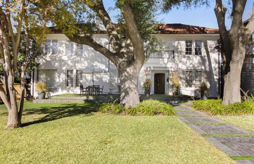 Modern 2BR Dallas Loft w Private Outdoor Terrace - Foto 50