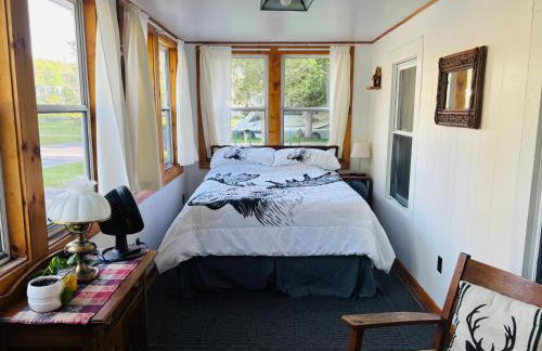 Moose Riverside Bungalow 3BR Home Old Forge NY - Foto 18