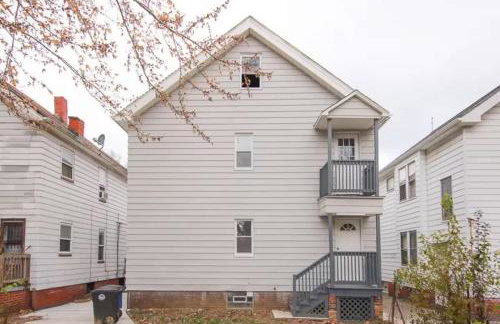 Bright 2BR South Hills - Old Brooklyn Home - Foto 18