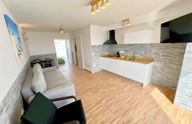 Sea View Bungalow with Communal Pool - Foto 24