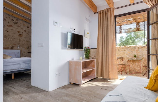 Pretty Farmhouse in Nature - Photo 9