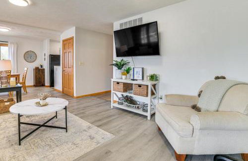 2 Living Areas! Cedar Home 11 Mi to Mt Holiday Ski - Foto 4