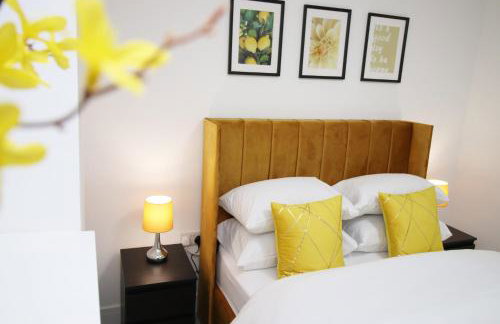 New Cardiff Bloc Exclusive Apartments By Prime Stays - Shops and Parking - Great for Groups and Families - Foto 48