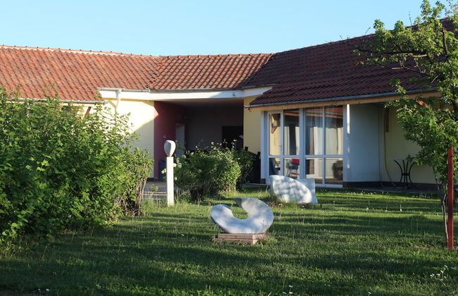 Galeria In The Garden - Photo 44