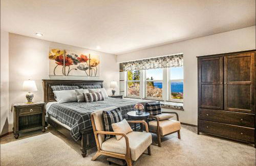 Spacious 3BR3BA with Spectacular Water Views - Foto 7