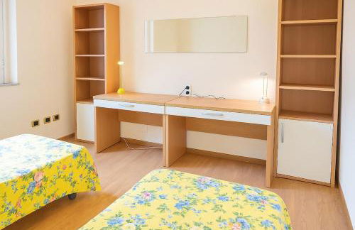 Top Floor Super Central View of the tower - Photo 34