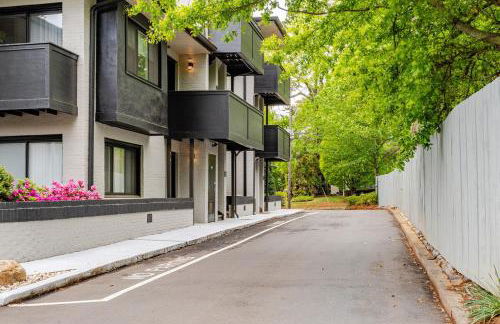 Spacious 2BR 2BA Steps from Hospitals and Uptown Charlotte Minimum Stay 15 Days or More - Foto 22