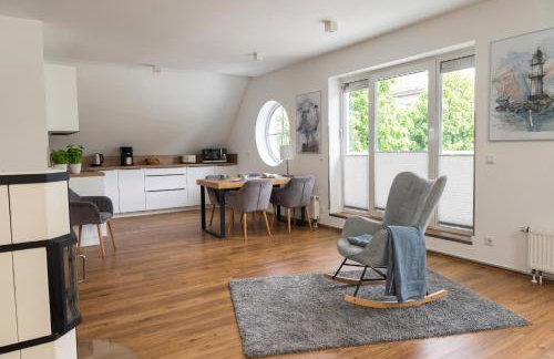 2 Schlafzimmer, Offene Küche, Balkon und Terrasse - moderne 90qm in ruhiger, zentraler Lage - nur 500m bis zum Strand - Foto 3