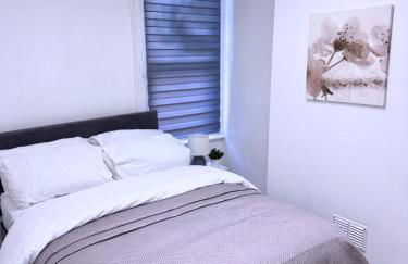 House for 8 in Gillingham close to train station with free parking - Foto 4