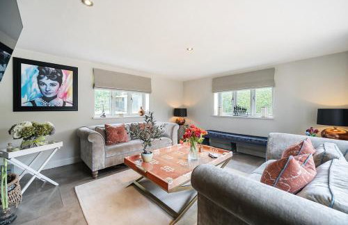 Luxury Countryside Retreat with Pool Surrey Hills Escape - Pass the Keys - Foto 3