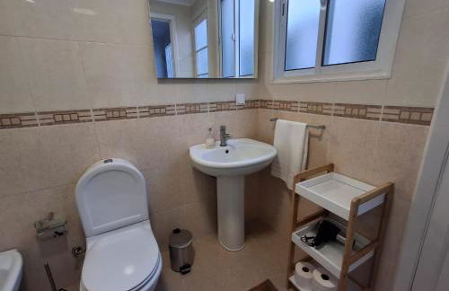 Grandparents' House - Photo 20