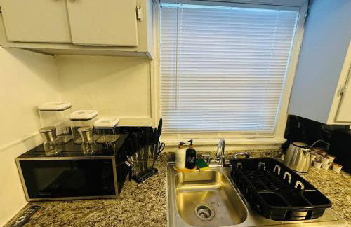 Refurbished 3 Bed, 2 Bath Apt - Near Park and Falls - Foto 10