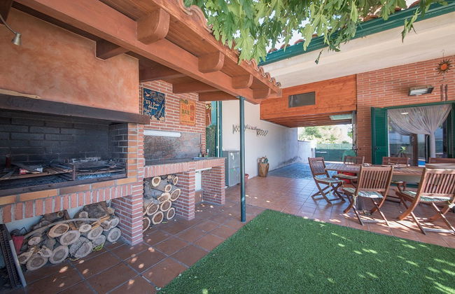 Modern House For Families (R77) - Photo 32