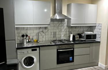 Newly Refurbished 2 Bedroom Flat New Southgate London N11 - Foto 7