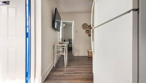 Sleeps 3, Cozy, Boho Style, in the heart of Miami -free parking - Foto 3